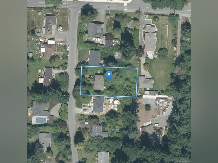 5287 Santa Clara Avenue, Saanich, BC, V8Y 1W6 - 11