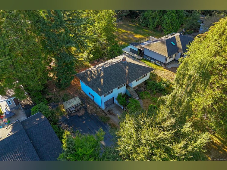 5287 Santa Clara Avenue, Saanich, BC, V8Y 1W6