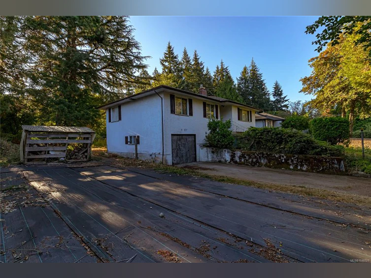 5287 Santa Clara Avenue, Saanich, BC, V8Y 1W6 - 4
