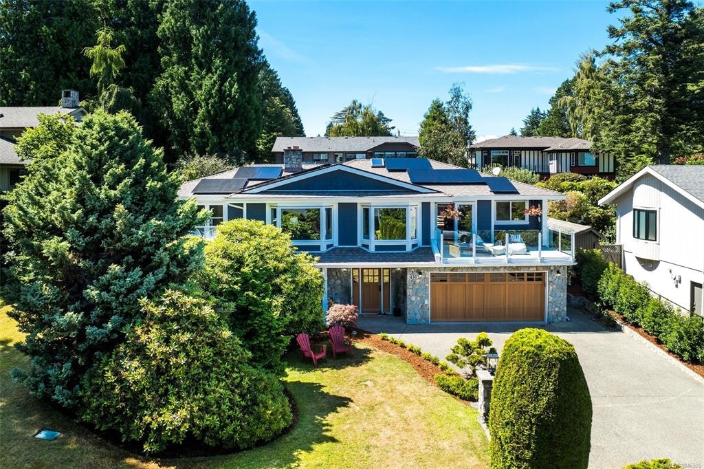 4902 Alamida Crescent, Saanich, BC, V8Y 2T3