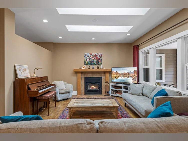 825 E Fern Road, Qualicum Beach, BC, V9K 1M3 - 16