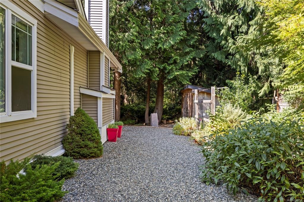 825 E Fern Road, Qualicum Beach, BC, V9K 1M3 - 63