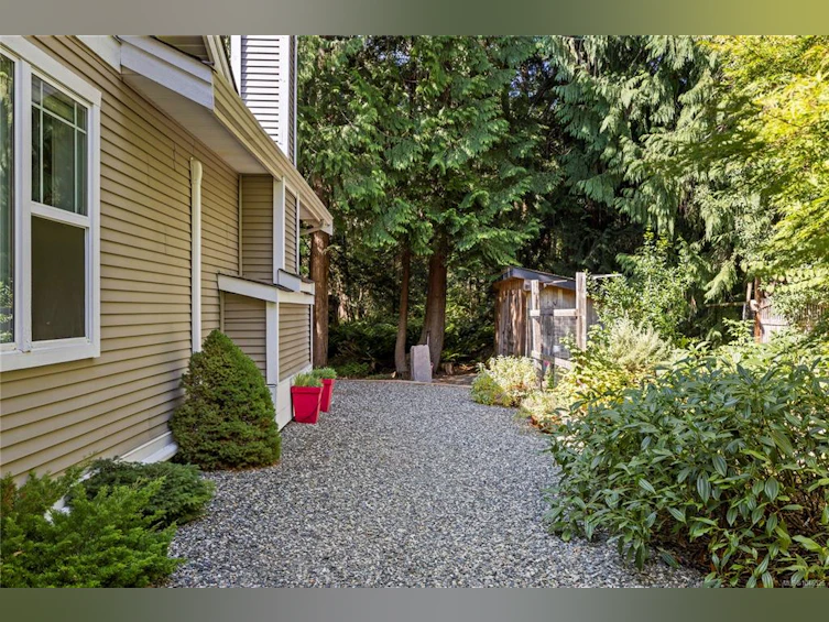 825 E Fern Road, Qualicum Beach, BC, V9K 1M3 - 63