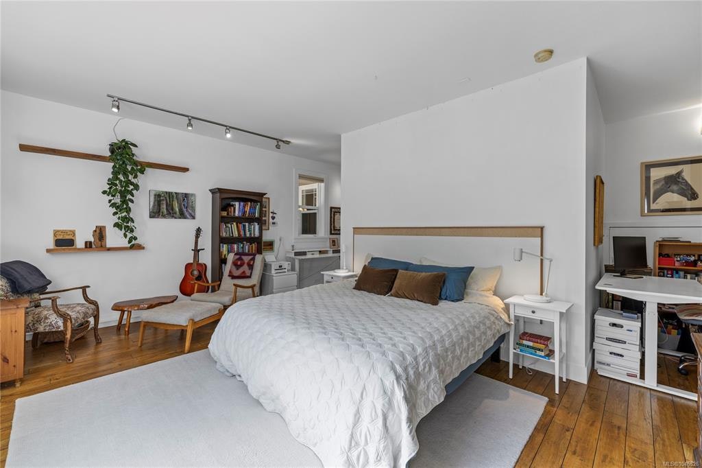 825 E Fern Road, Qualicum Beach, BC, V9K 1M3 - 40