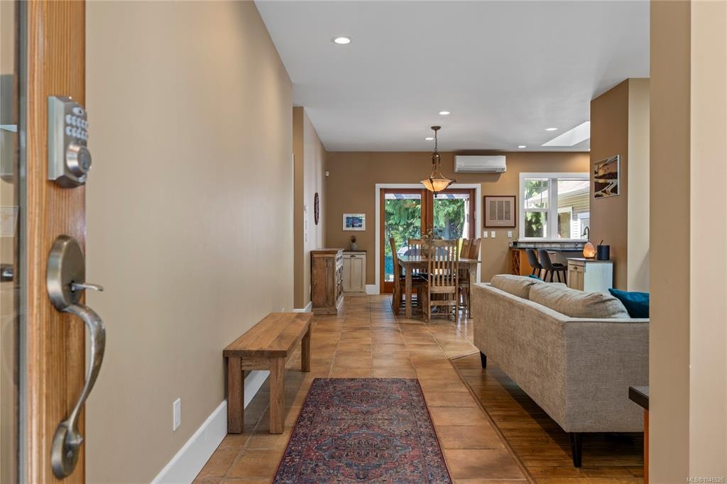 825 E Fern Road, Qualicum Beach, BC, V9K 1M3 - 13