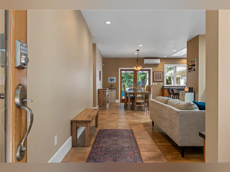 825 E Fern Road, Qualicum Beach, BC, V9K 1M3 - 13