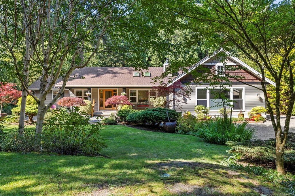 825 E Fern Road, Qualicum Beach, BC, V9K 1M3