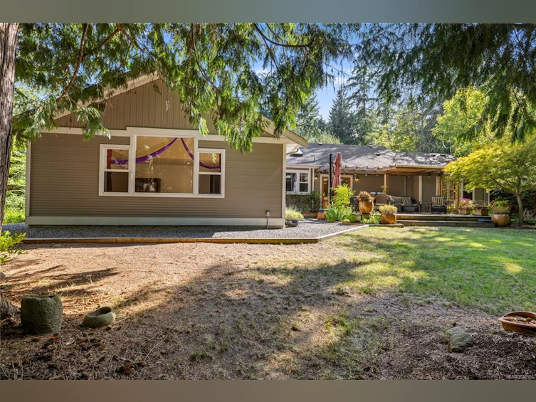 825 E Fern Road, Qualicum Beach, BC, V9K 1M3 - 59