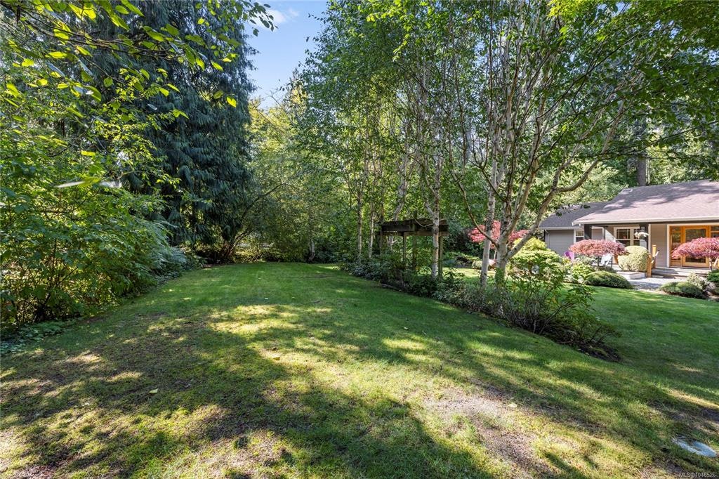 825 E Fern Road, Qualicum Beach, BC, V9K 1M3 - 44