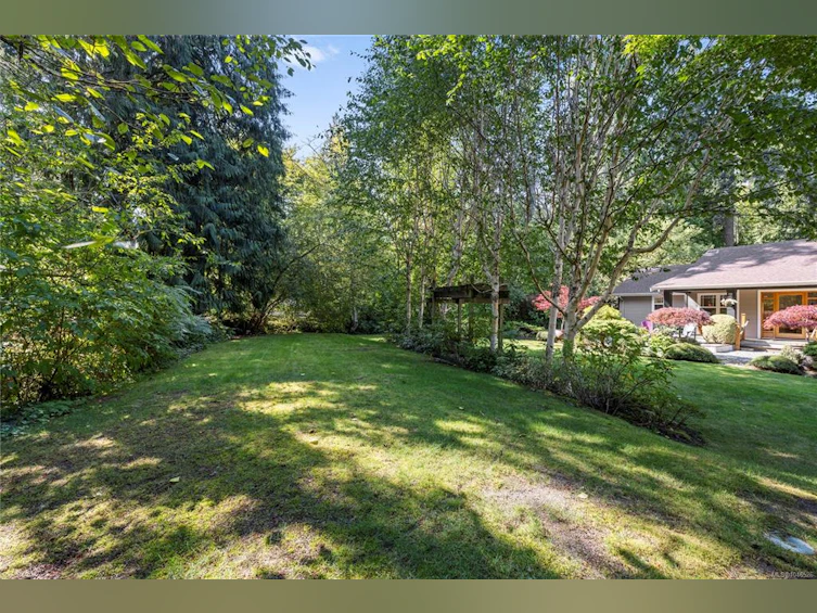 825 E Fern Road, Qualicum Beach, BC, V9K 1M3 - 44