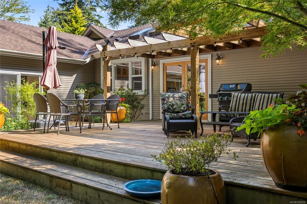 825 E Fern Road, Qualicum Beach, BC, V9K 1M3 - 6