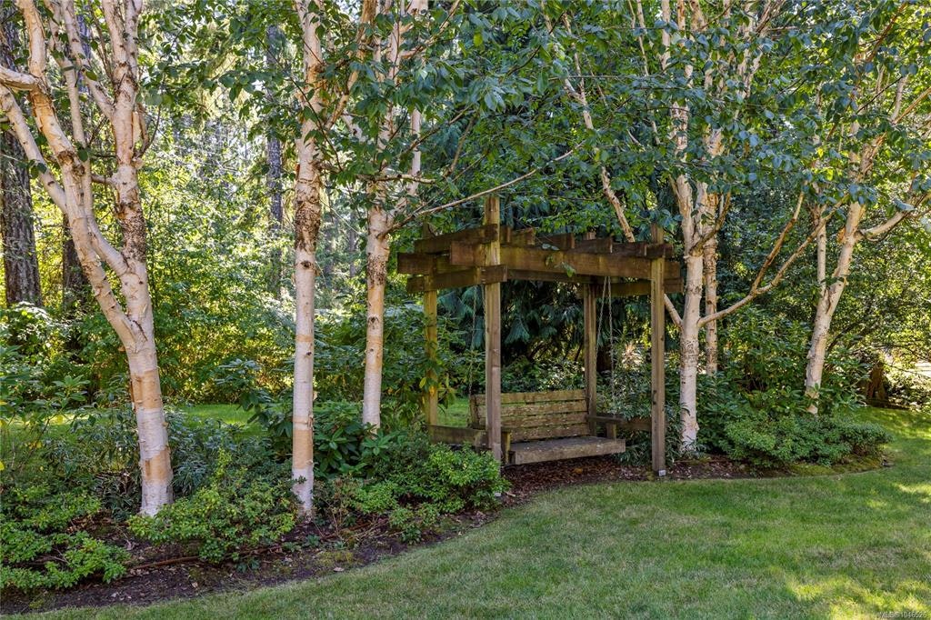825 E Fern Road, Qualicum Beach, BC, V9K 1M3 - 47