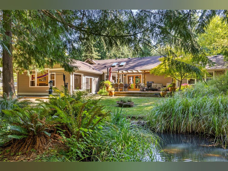 825 E Fern Road, Qualicum Beach, BC, V9K 1M3 - 7