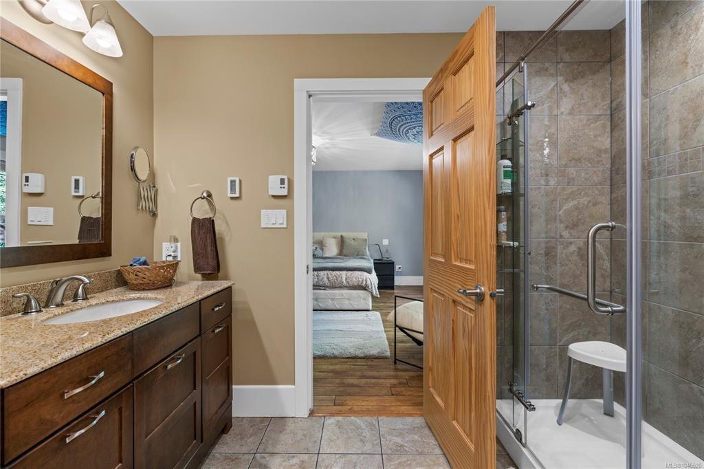 825 E Fern Road, Qualicum Beach, BC, V9K 1M3 - 32