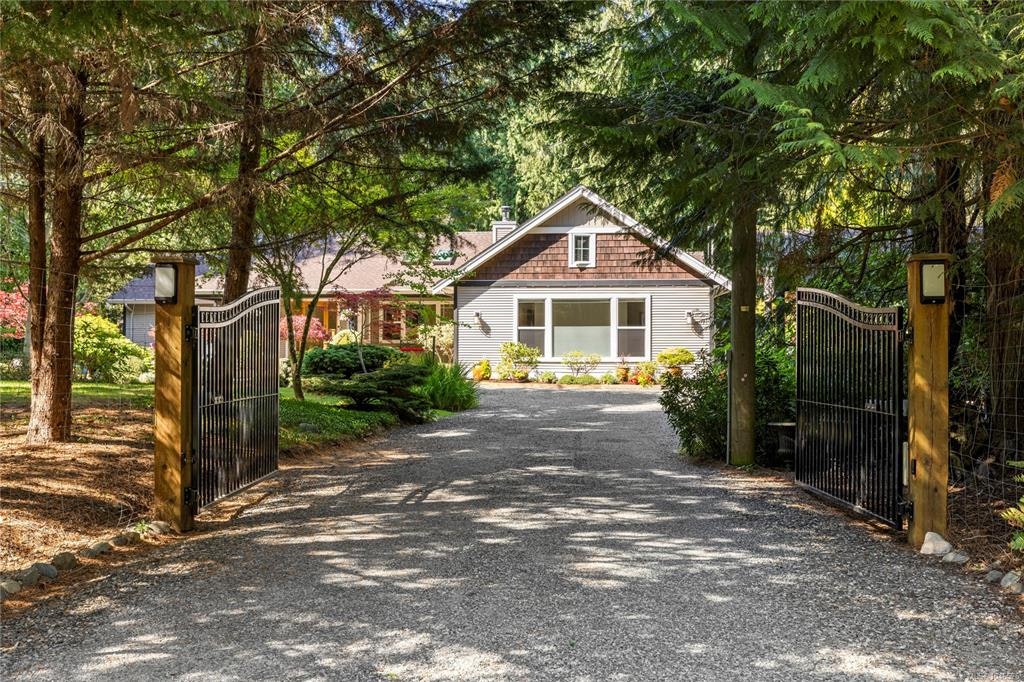 825 E Fern Road, Qualicum Beach, BC, V9K 1M3 - 42