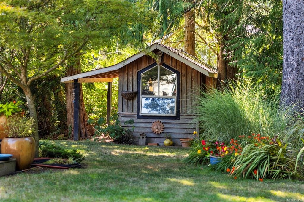 825 E Fern Road, Qualicum Beach, BC, V9K 1M3 - 8