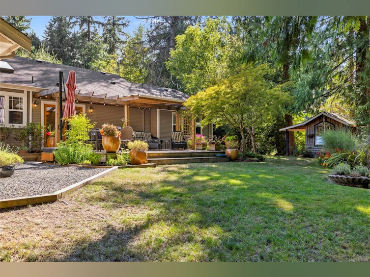 825 E Fern Road, Qualicum Beach, BC, V9K 1M3 - 60