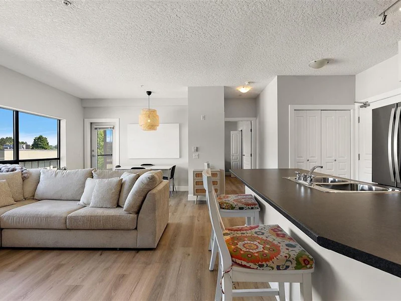419 - 870 Short Street, Saanich BC V8X 2V5