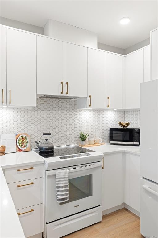 303-2348 Beacon Avenue - 3
