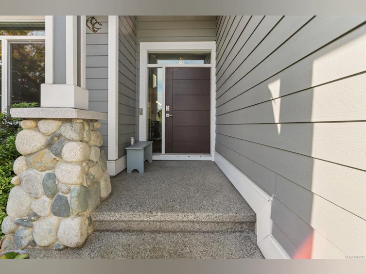 5612 Hammond Bay Road, Nanaimo, BC, V9T 6S2 - 3
