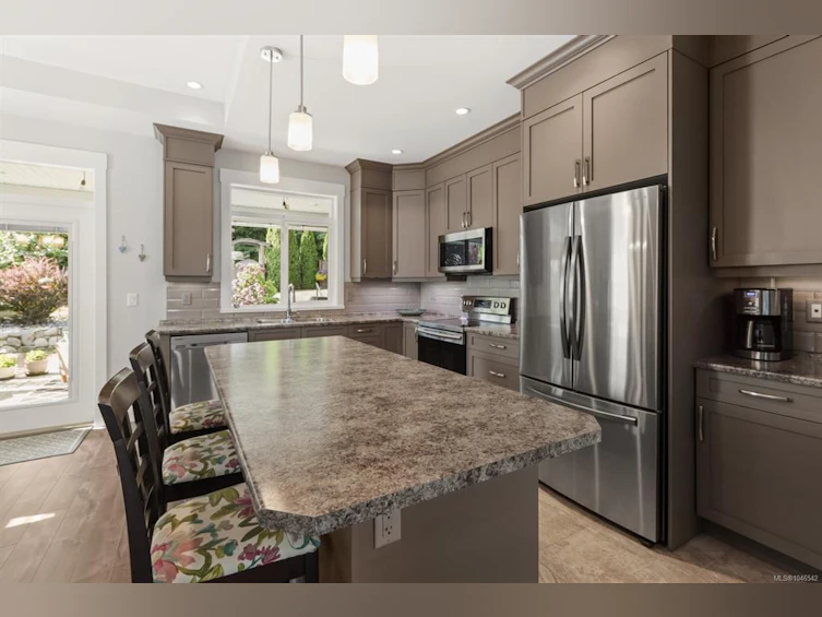 5612 Hammond Bay Road, Nanaimo, BC, V9T 6S2 - 14