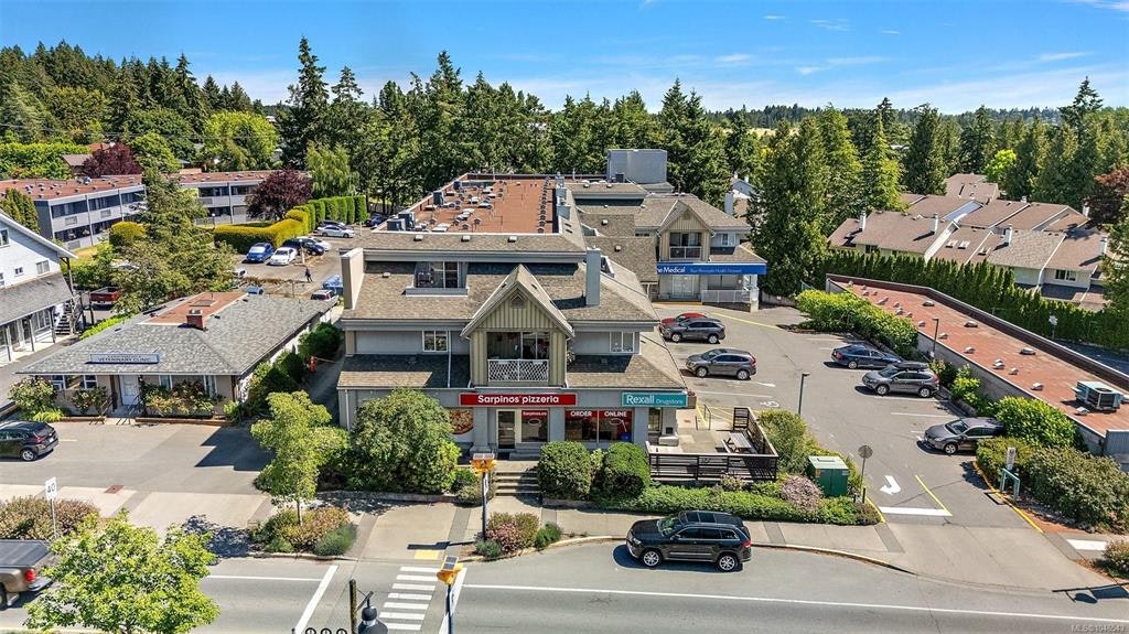 302-7143 West Saanich Road, Central Saanich, BC, V8M 1P7