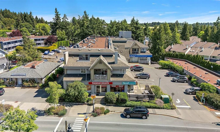 302-7143 West Saanich Road