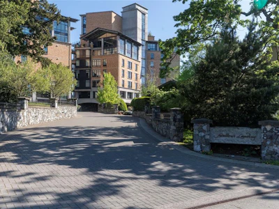 106-847 Dunsmuir Road - 3