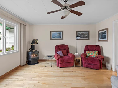 594 N Pym Street - 4