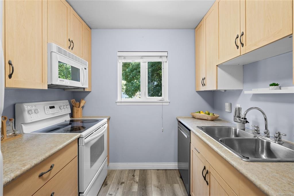 214-2520 Wark Street, Victoria, BC, V8T 5G6 - 12