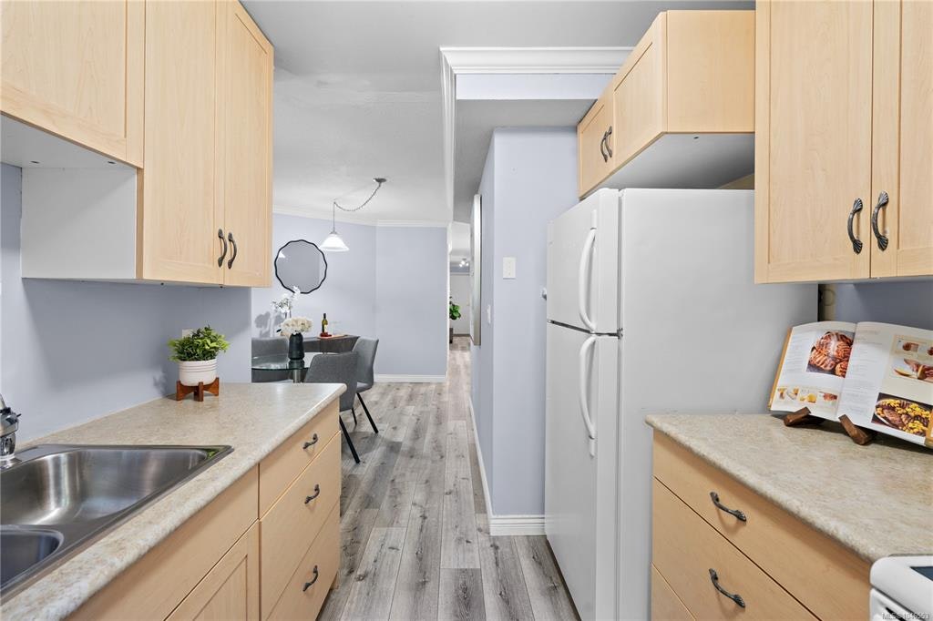 214-2520 Wark Street, Victoria, BC, V8T 5G6 - 13