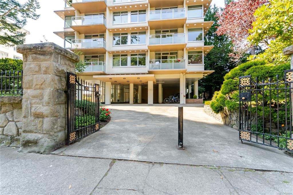 101-250 Douglas Street, Victoria, BC, V8V 2P4