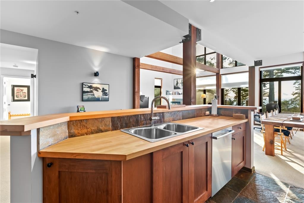 212-515 Marine Drive, Ucluelet, BC, V0R 3A0 - 8