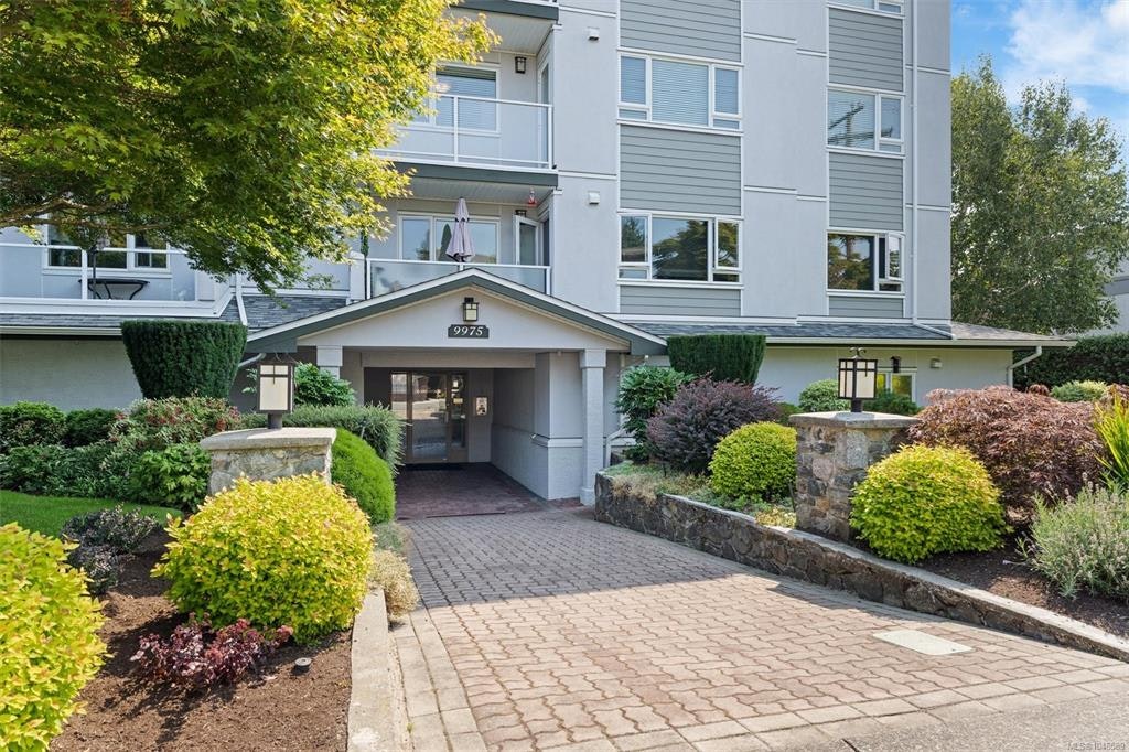 302-9975 Fifth Street, Sidney, BC, V8L 2X6