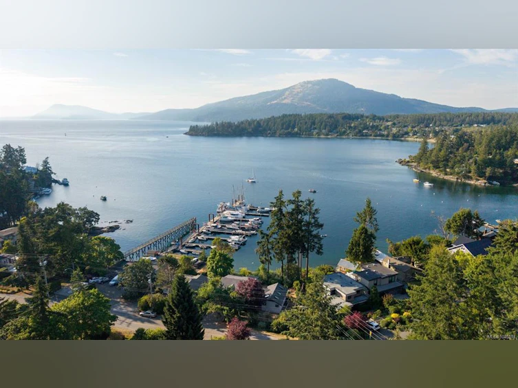 10994 Madrona Drive, North Saanich, BC, V8L 5R7 - 41