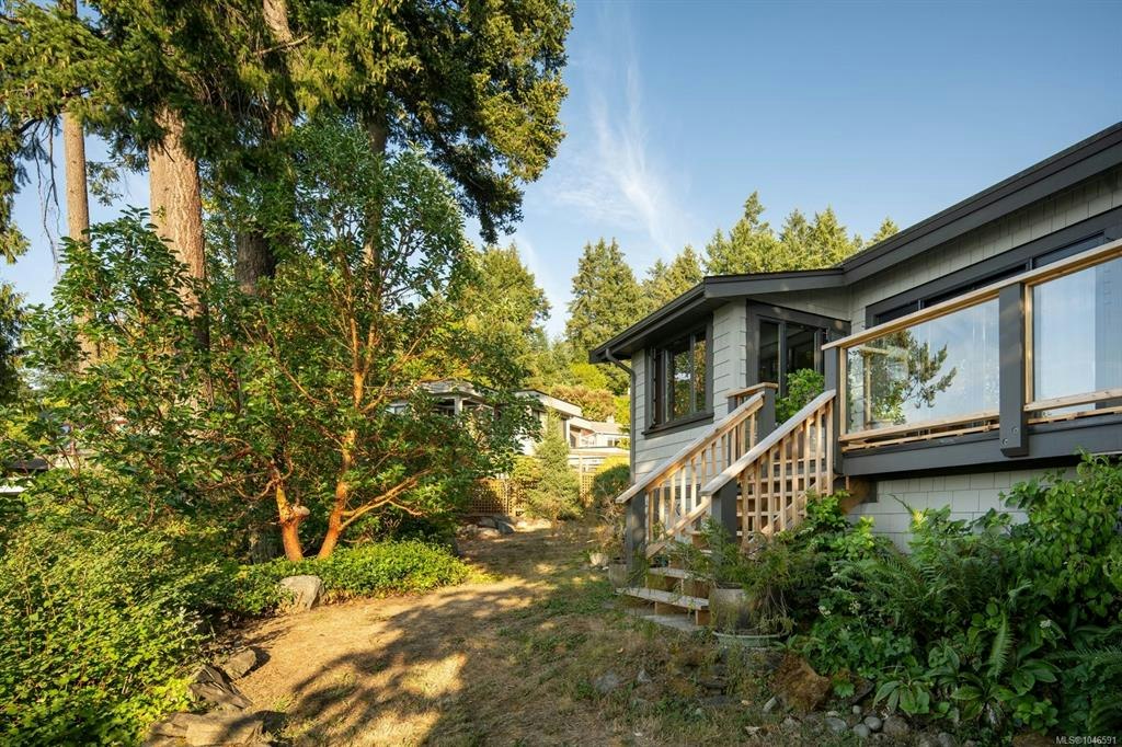 10994 Madrona Drive, North Saanich, BC, V8L 5R7 - 30