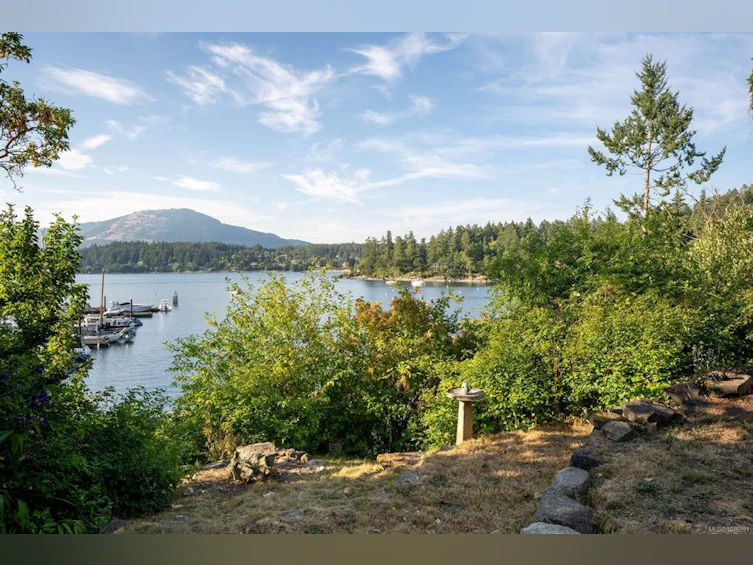 10994 Madrona Drive, North Saanich, BC, V8L 5R7 - 34