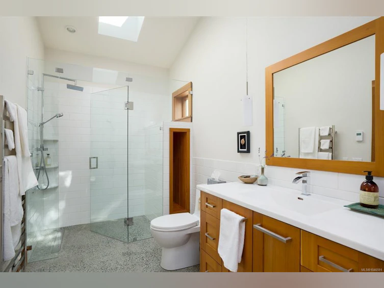 10994 Madrona Drive, North Saanich, BC, V8L 5R7 - 19
