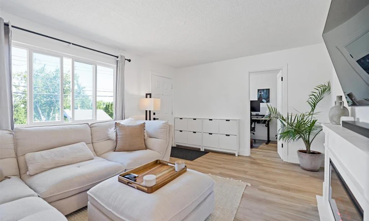 1143 Lockley Road