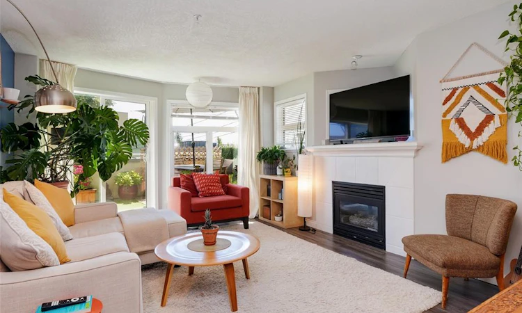206-1258 Esquimalt Road