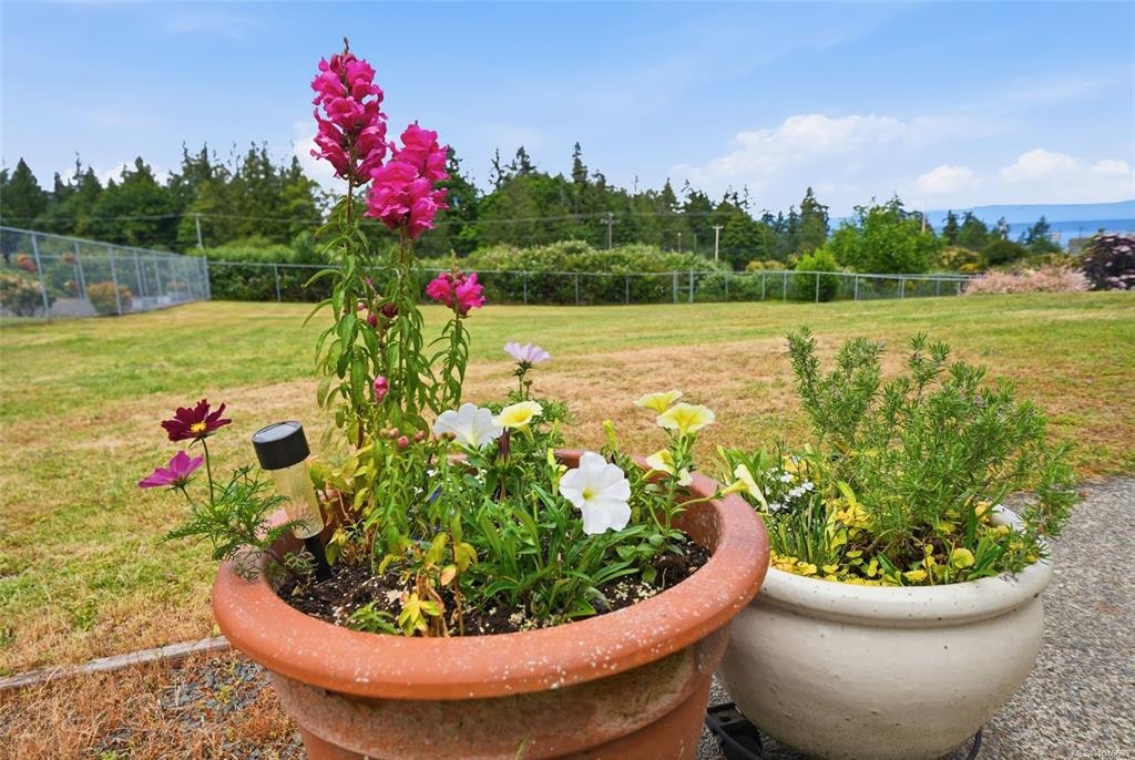 3861 Creekside Drive, Bowser/Deep Bay, BC, V0R 1G0 - 35