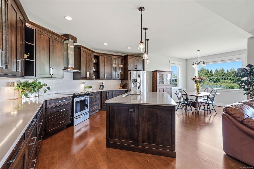 3861 Creekside Drive, Bowser/Deep Bay, BC, V0R 1G0 - 4