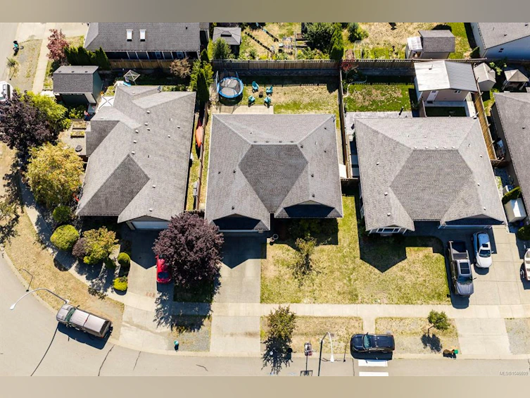 3351 Coniston Crescent, Cumberland, BC, V0R 1S0 - 41