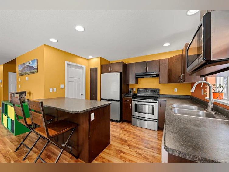 3351 Coniston Crescent, Cumberland, BC, V0R 1S0 - 6