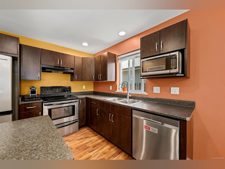 3351 Coniston Crescent, Cumberland, BC, V0R 1S0 - 7