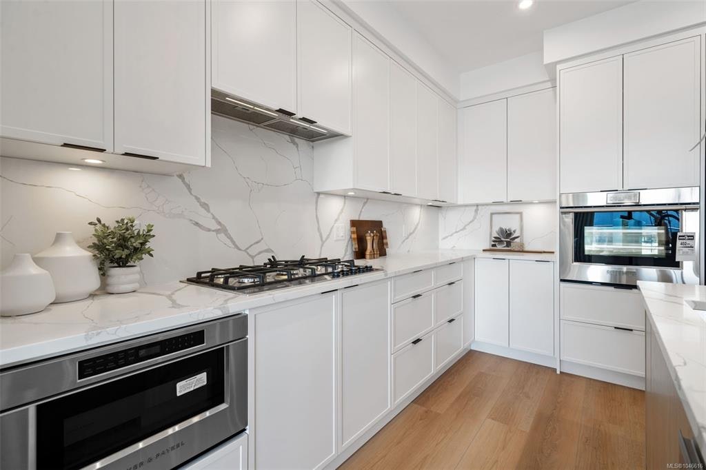603-1810 Selenite Place - 4