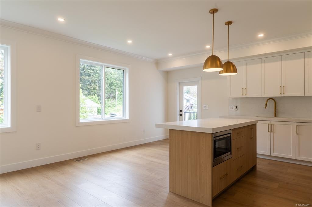 561 Belford Place - 4