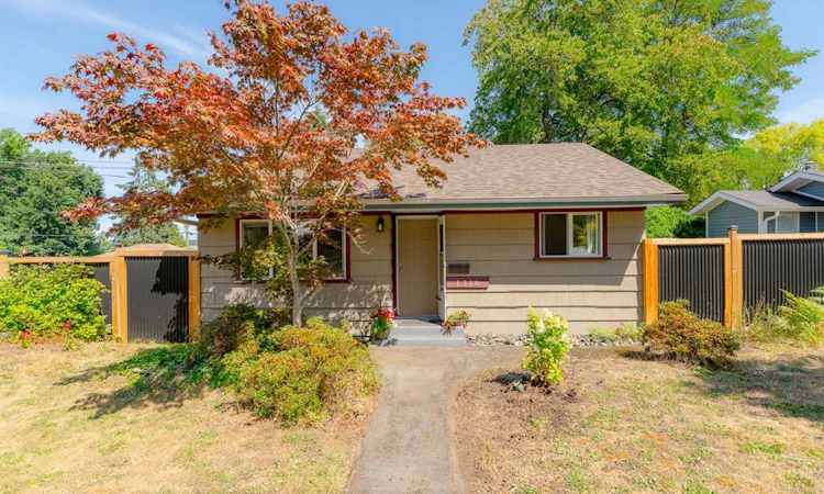 1316 Waddington Road