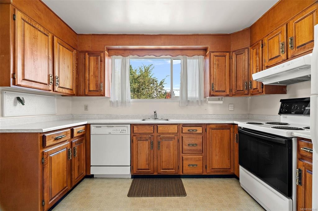 935 Inskip Street, Esquimalt, BC, V9A 4J6 - 8