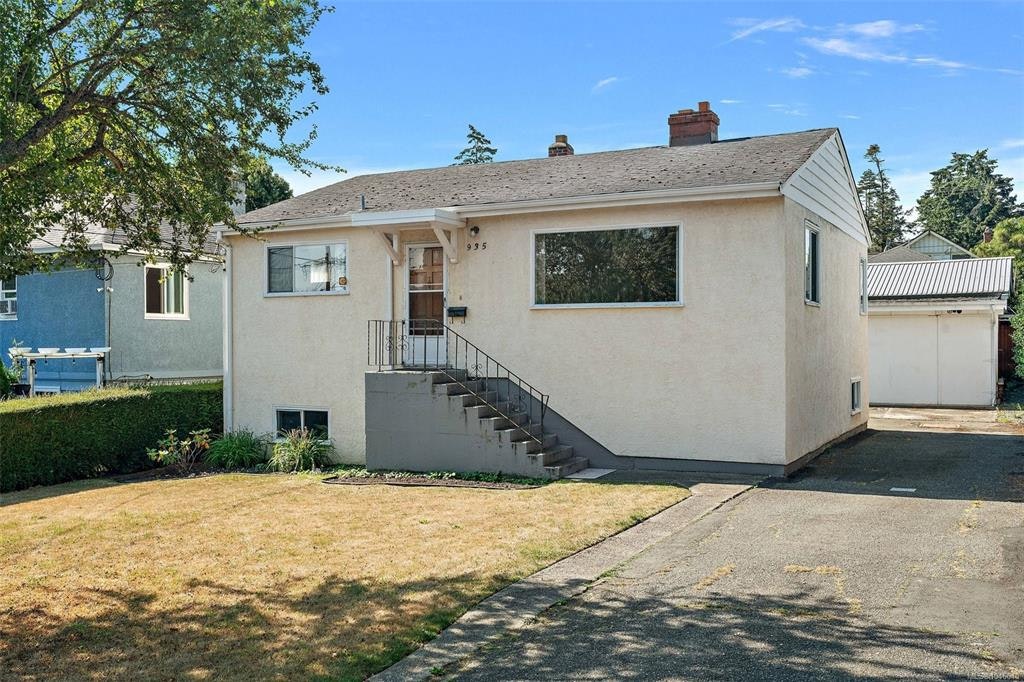 935 Inskip Street, Esquimalt, BC, V9A 4J6 - 32